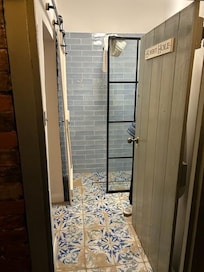 Entering room right into shower area