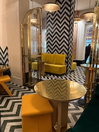 Lobby with bar and Mezze Restaurant