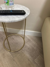 Nessuna presa della corrente vicino al comodino