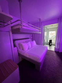 Zimmer mit Hochbett