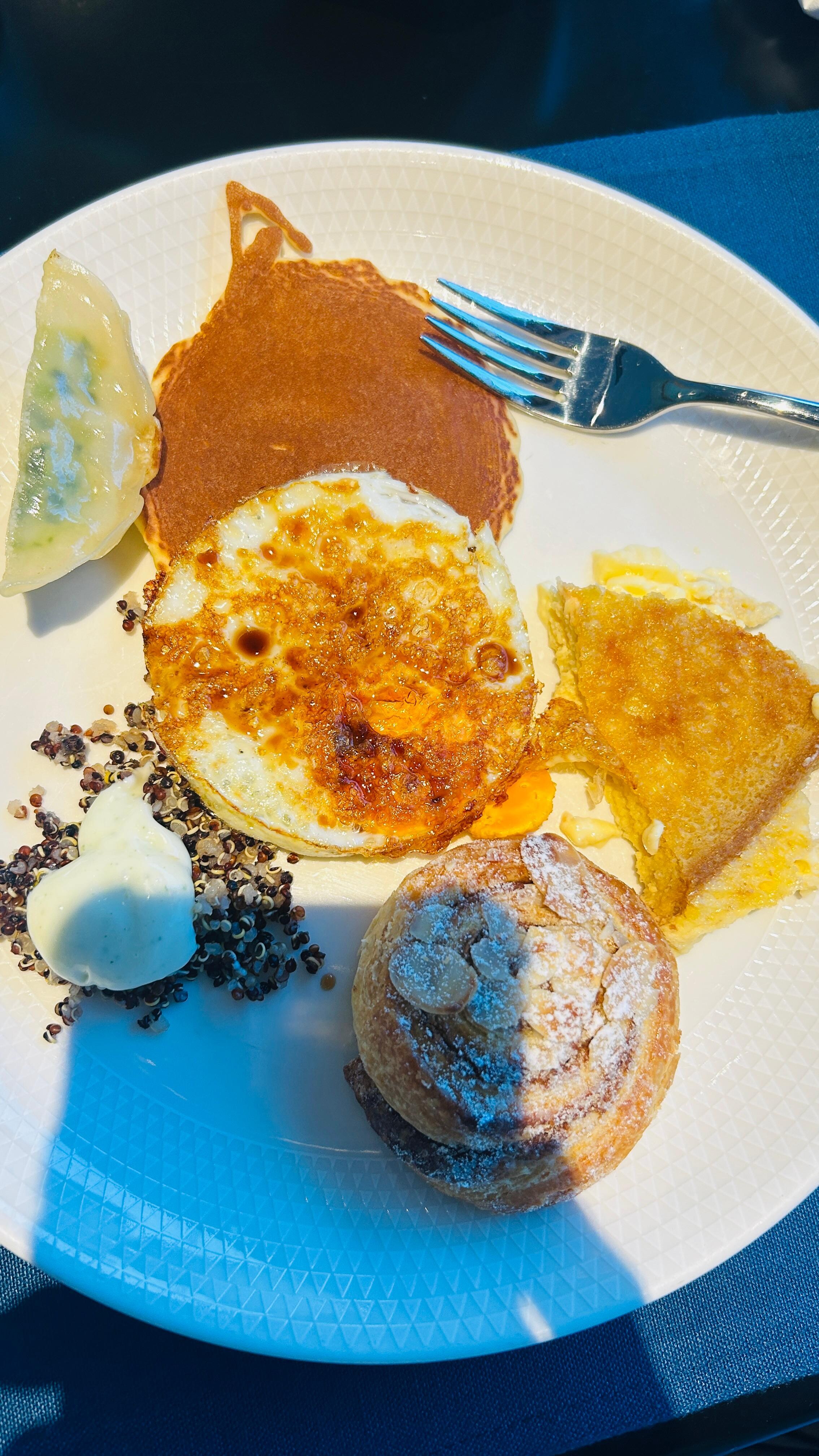 Breakfast 