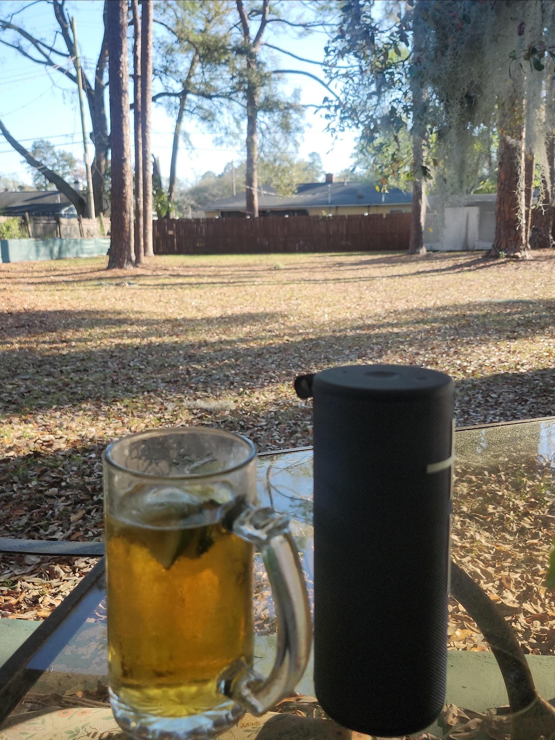 Evening happy hour and tunes