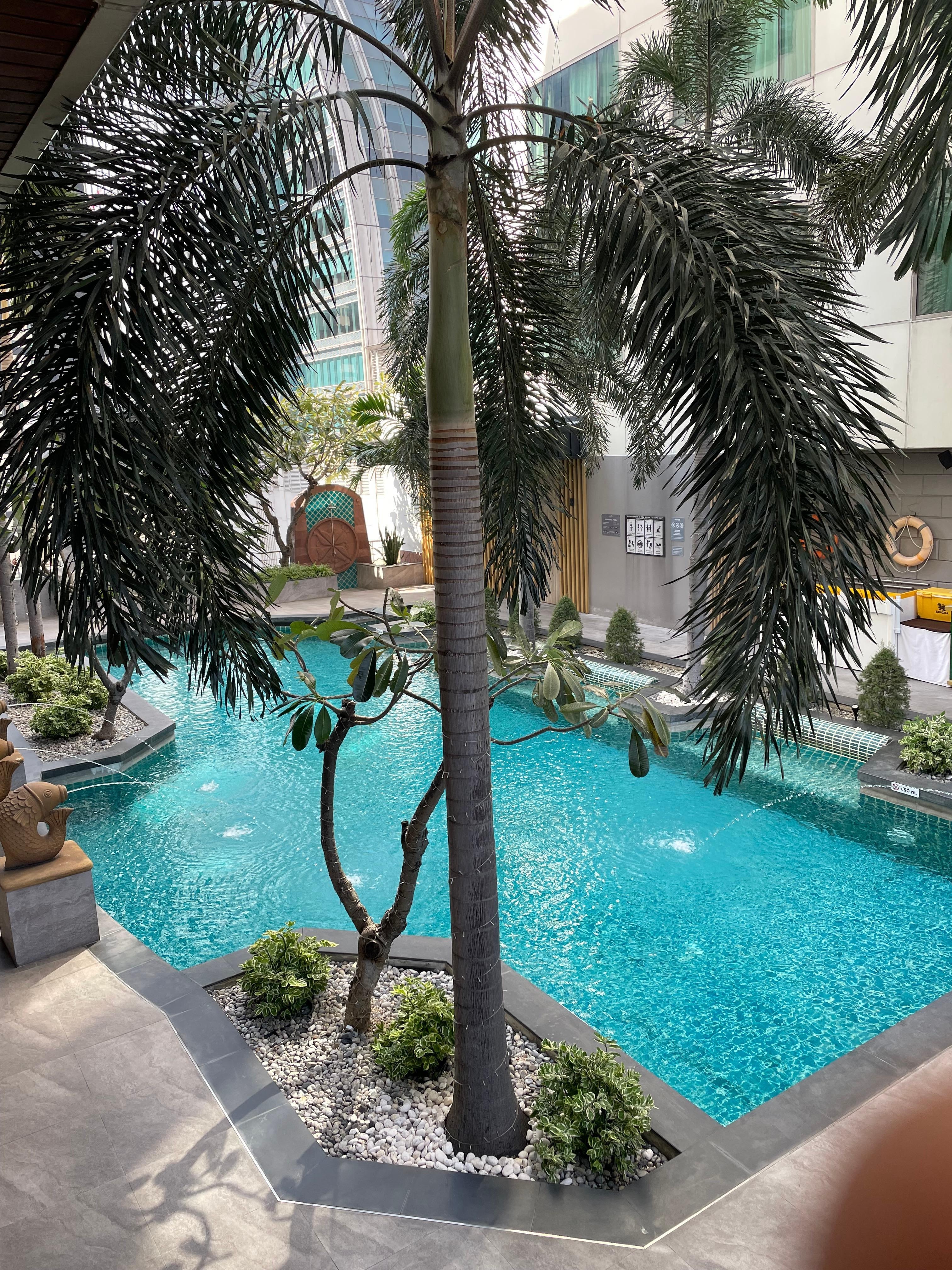 プールや、フィットネスなどの設備があります。