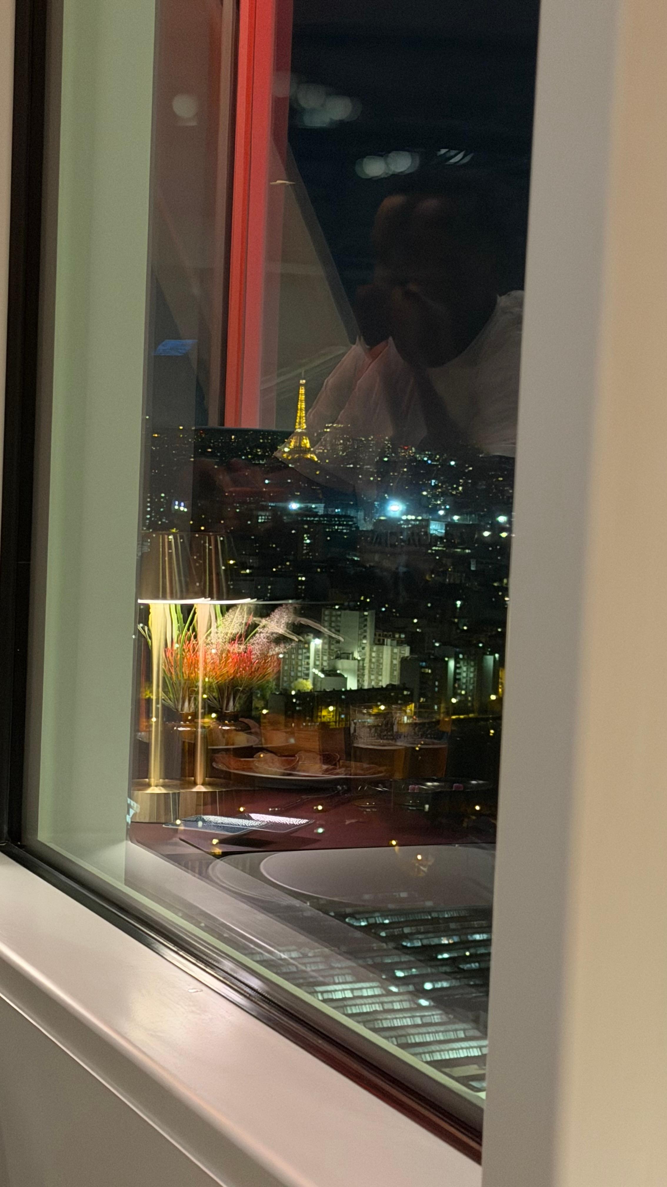 View from the sky lounge bar floor 40