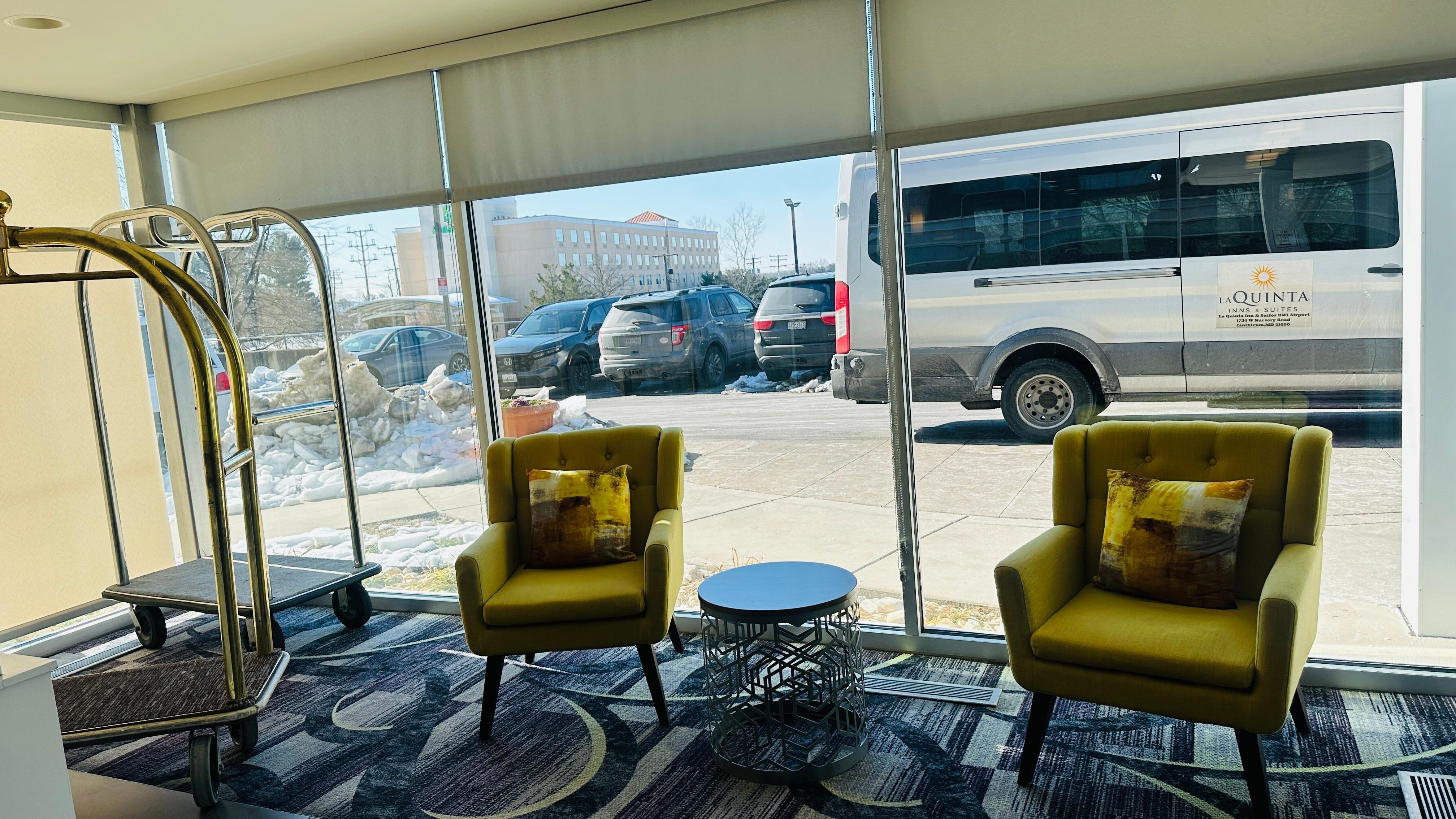 Cuenta con suttle que va por ti al aeropuerto 