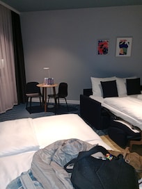 Llegada, preparado todo para 4 personas