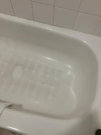 Tub and sink stained