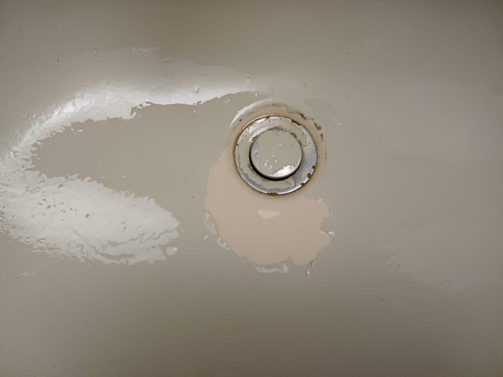 Rusty plug area,surface peeling and no plg