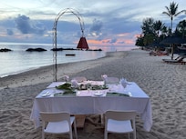 Table privée sur la plage
