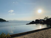 Best swimming pool ever with excellent ocean view.