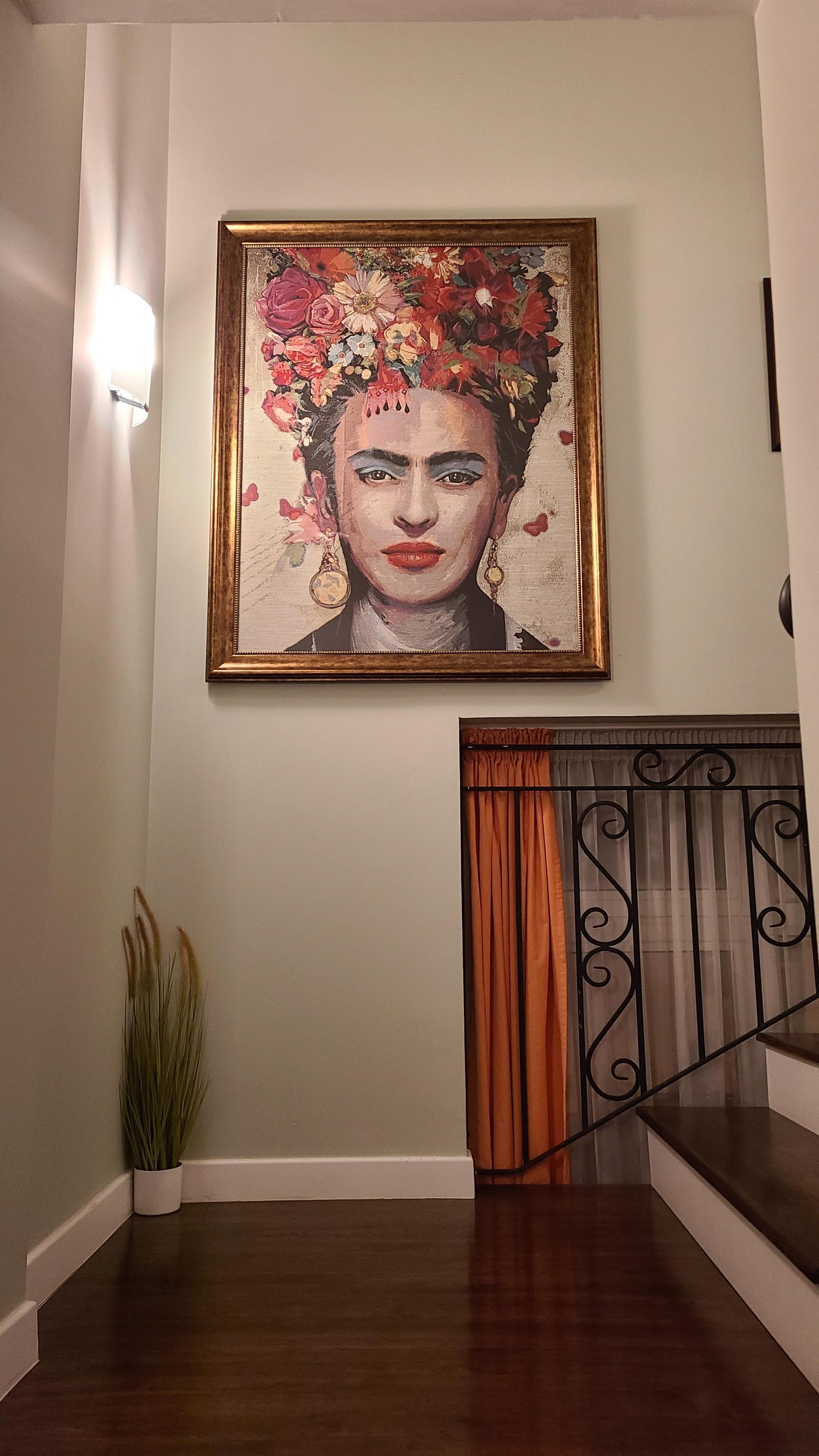 Frida in the stairwell :) 