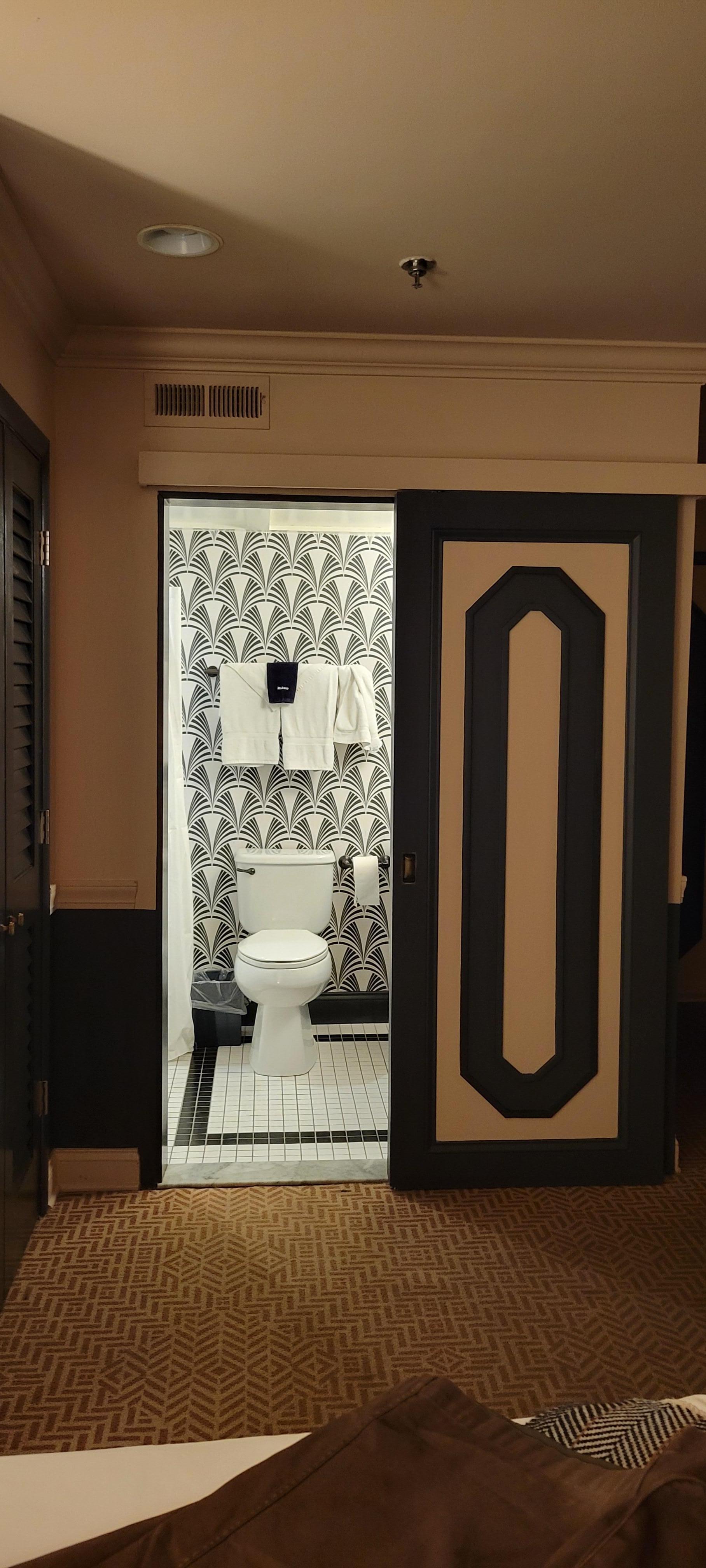 Very cool art deco bathroom 