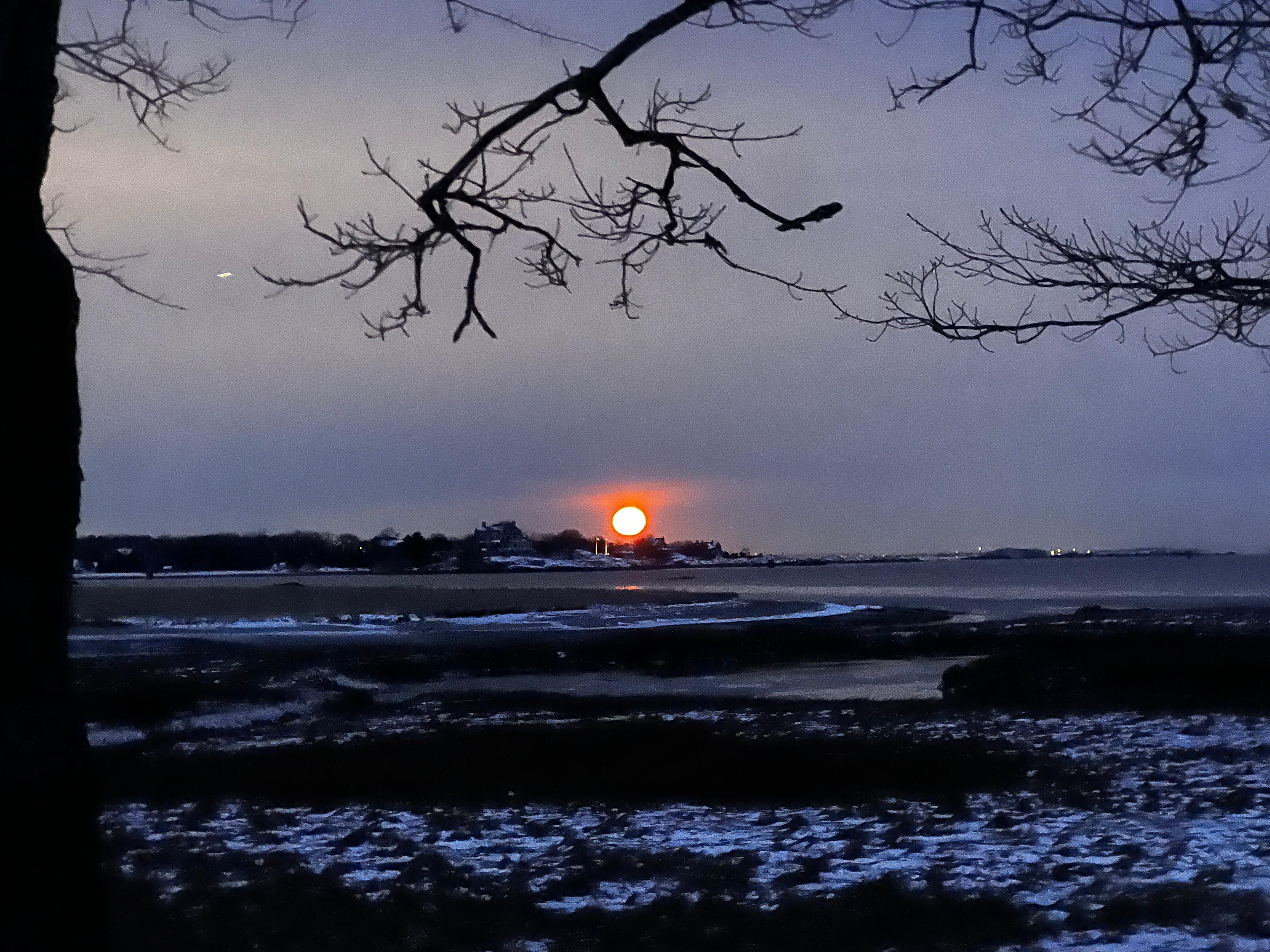 This was the setting of a full moon from the sitting room it was amazing. 