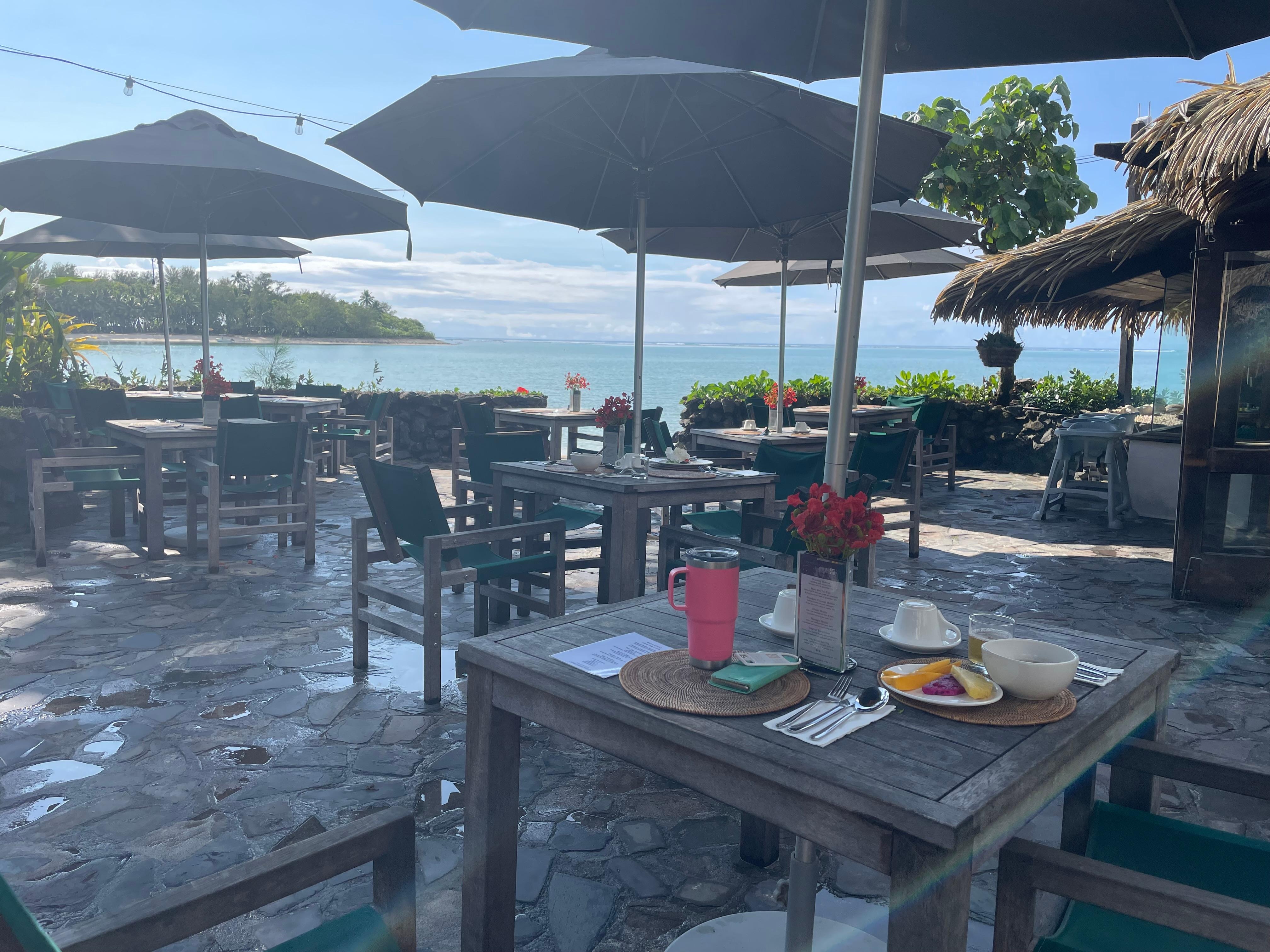 Breakfast in paradise 