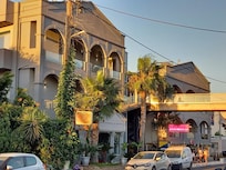 Photo de l'annexe de l'hôtel GALINI 5 * en bordure de la route principale !