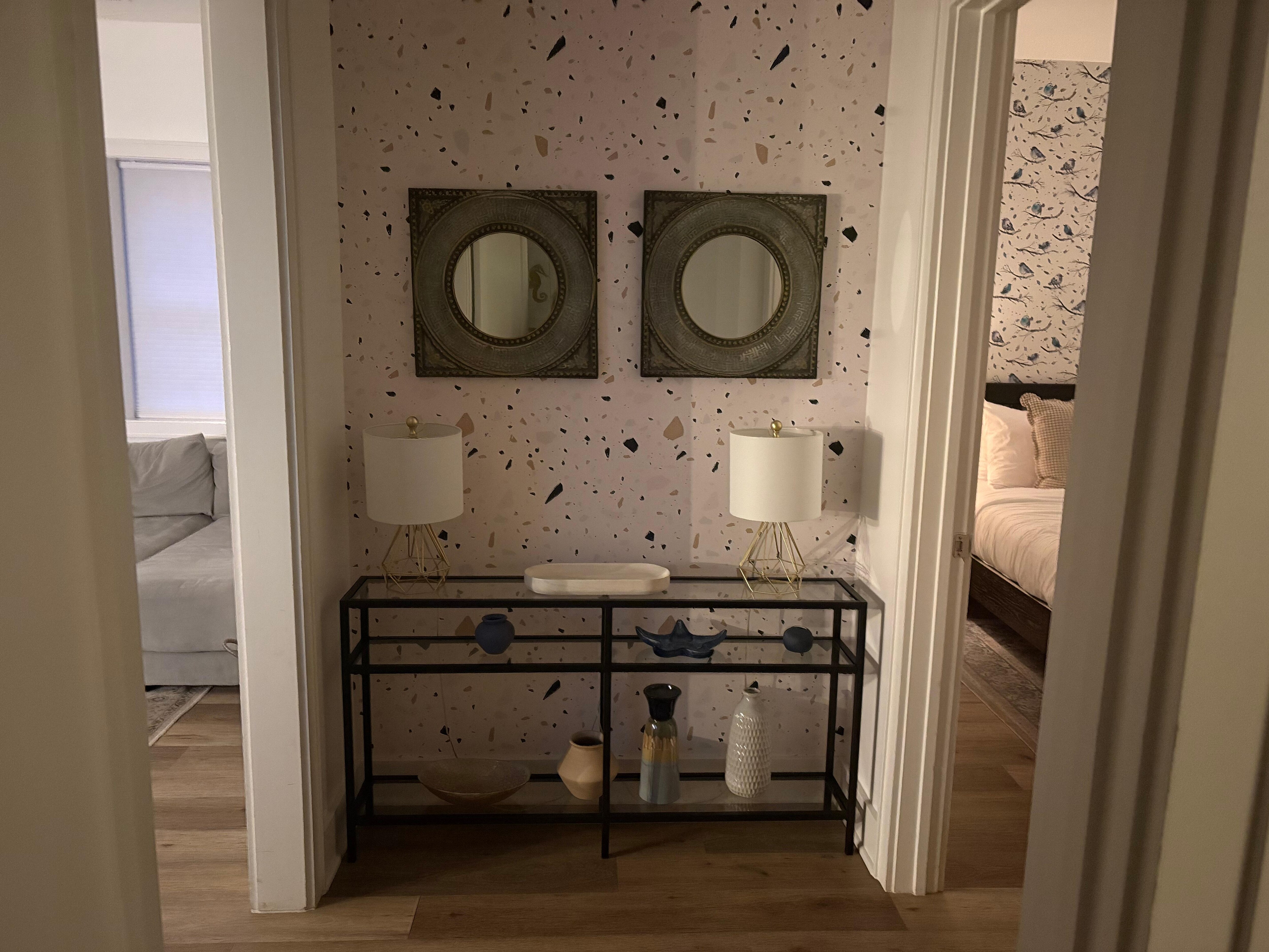 Beautifully decorated. Sooo comfortable and quiet. 