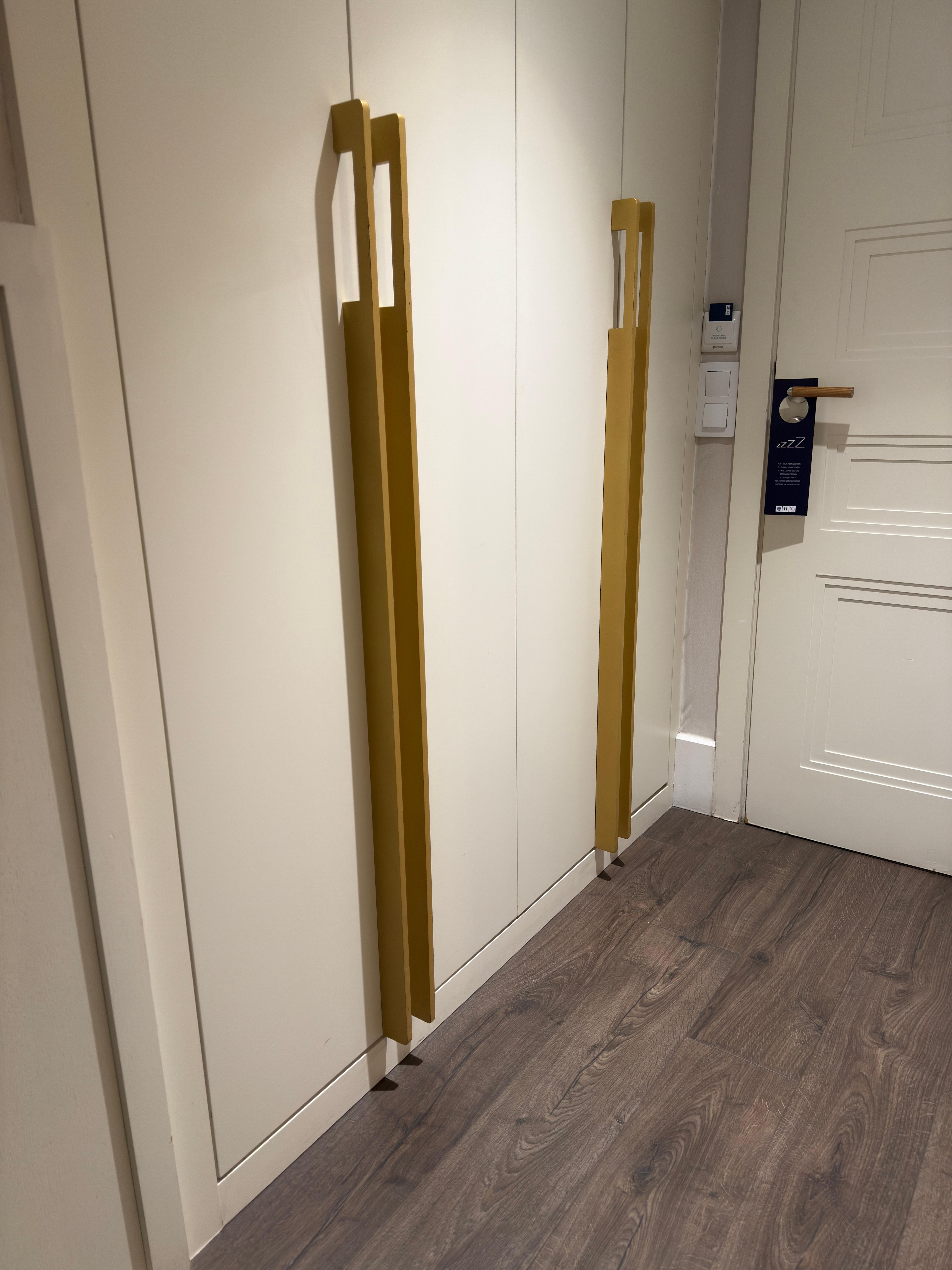 2つのクローゼット