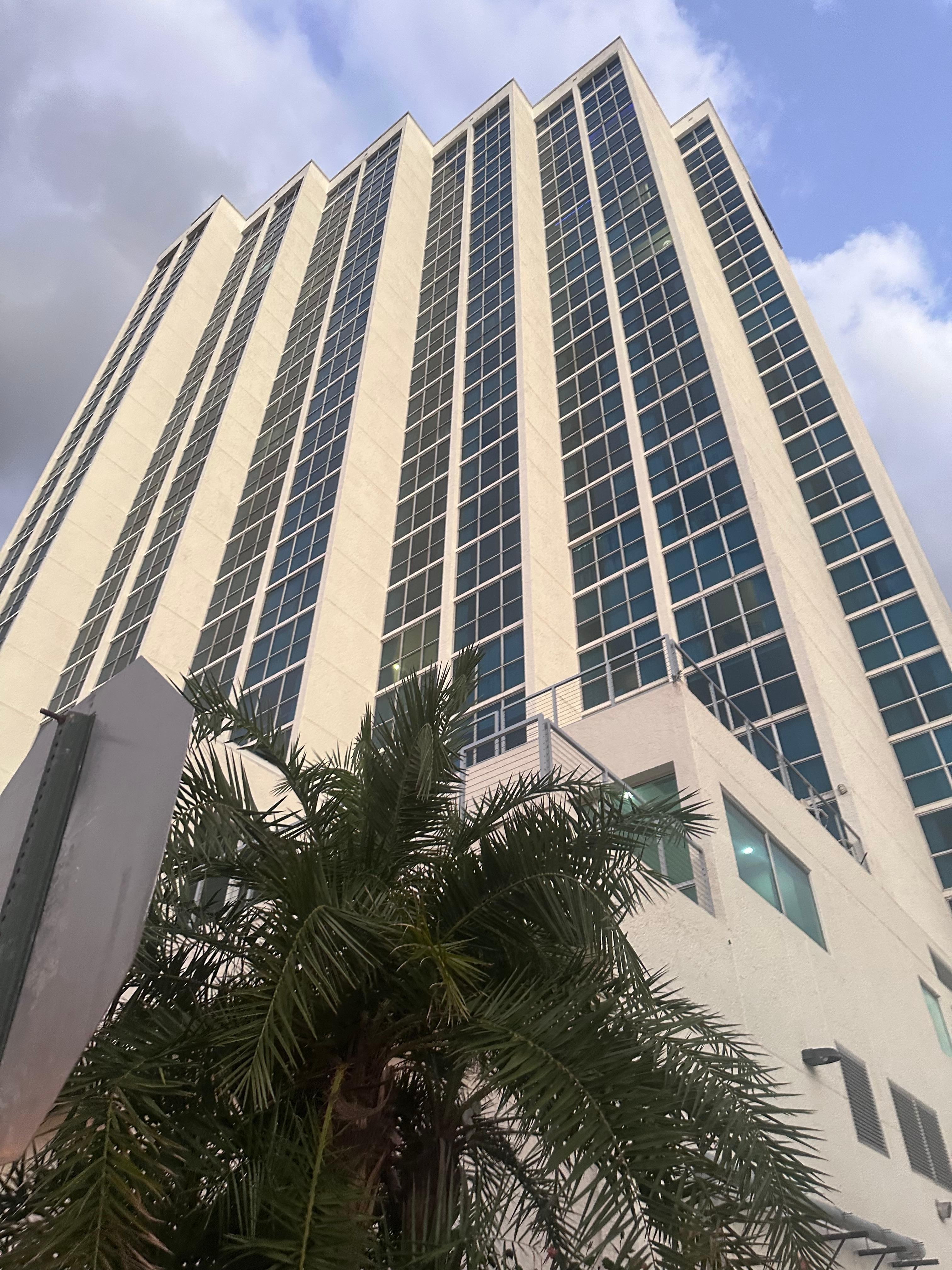 Picture of the building 