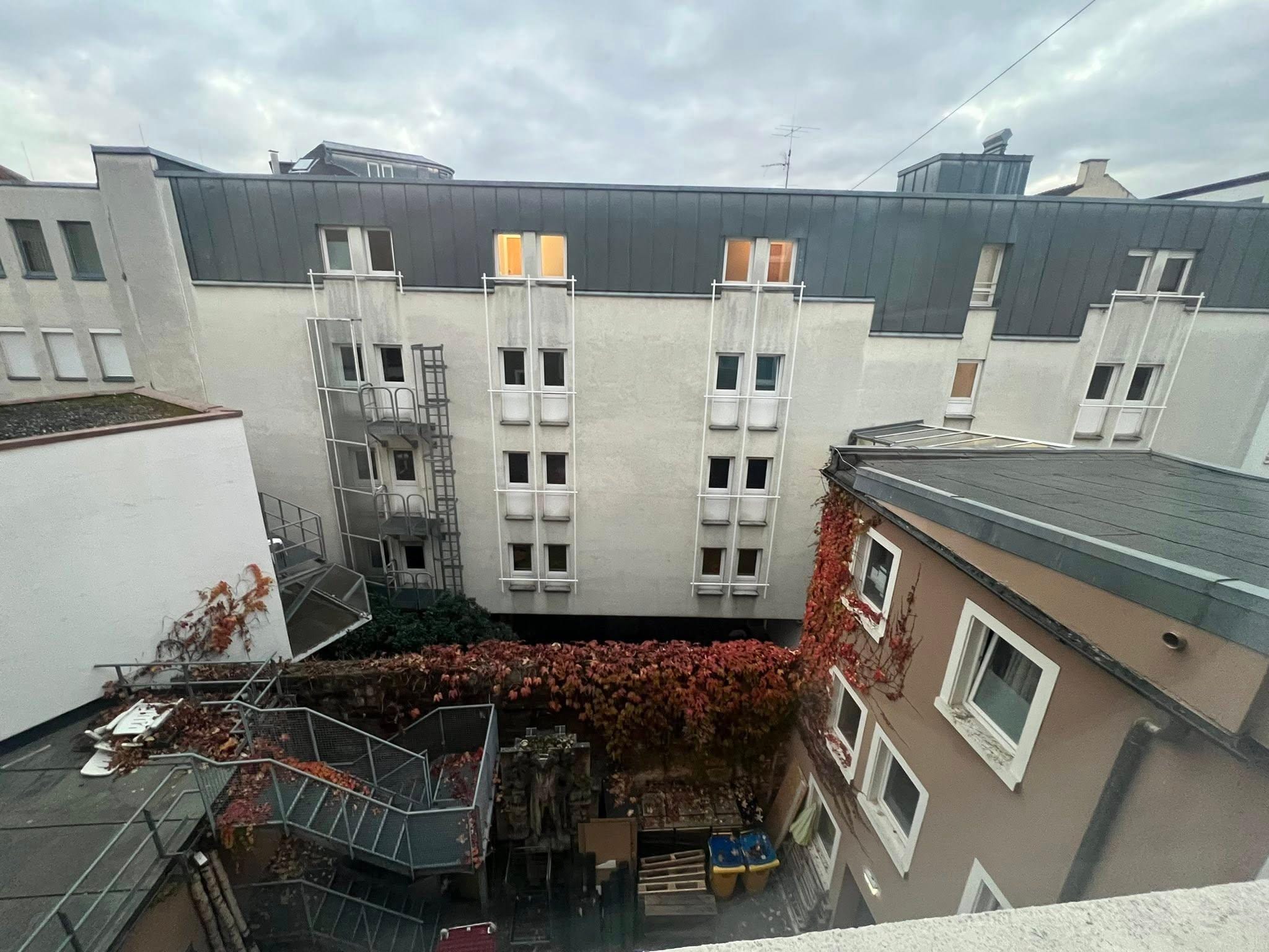 部屋の窓から見えた景色