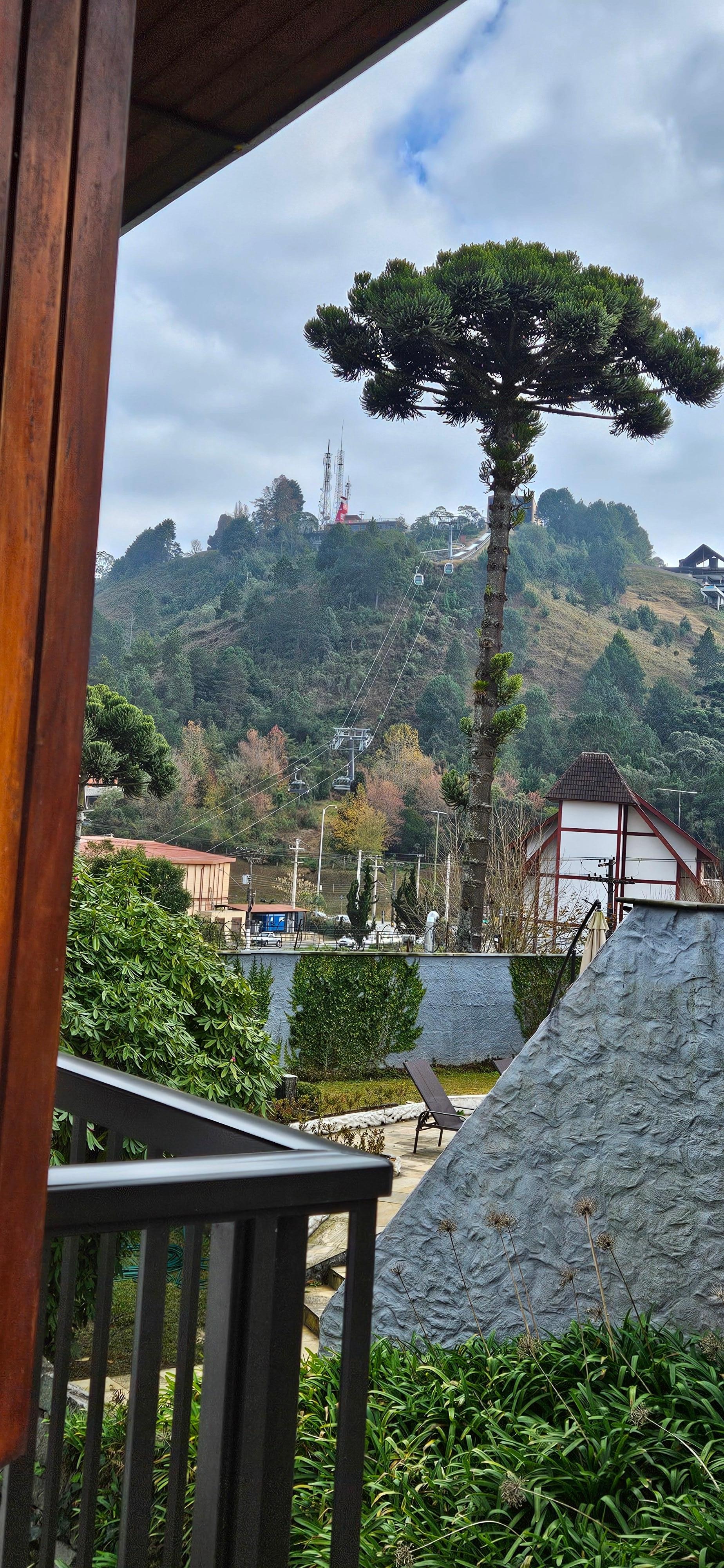 Visão do quarto para o Teleférico de Capivari 