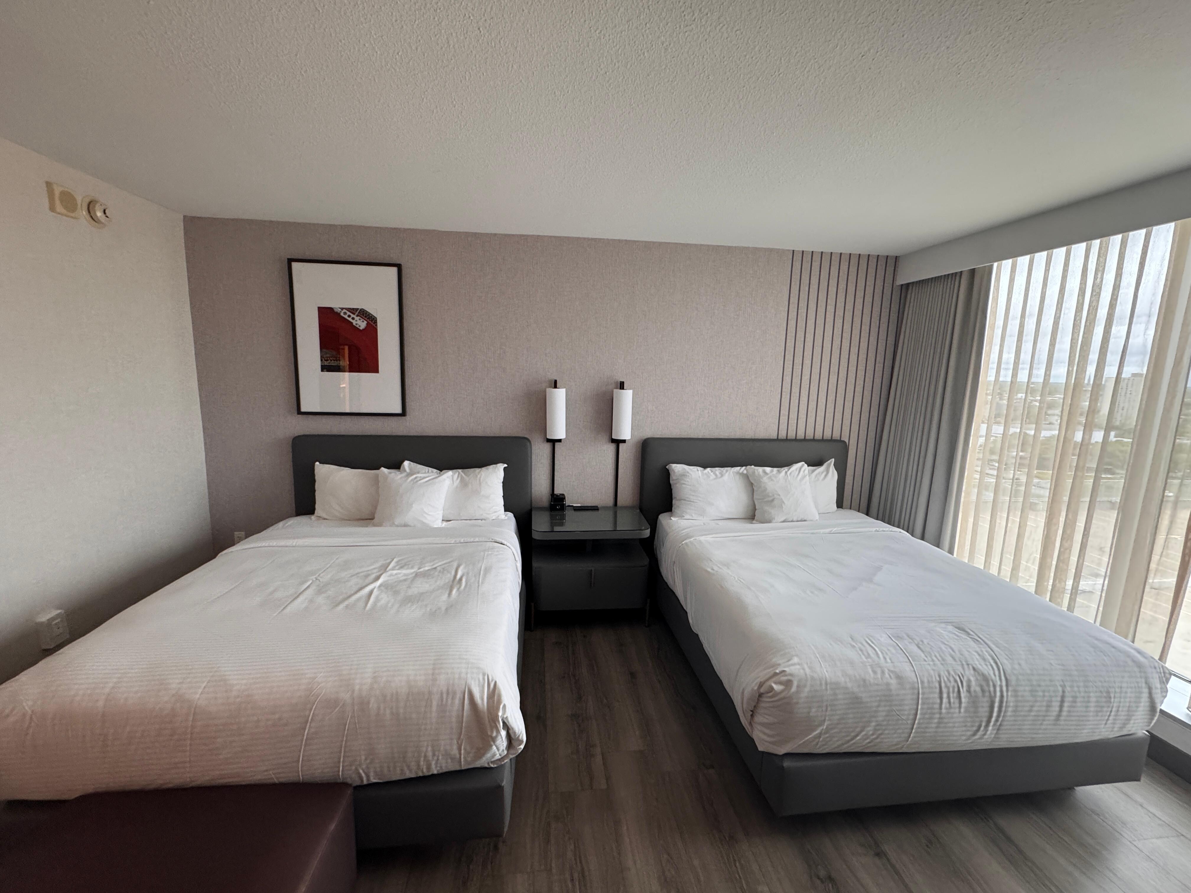 2 queen room
