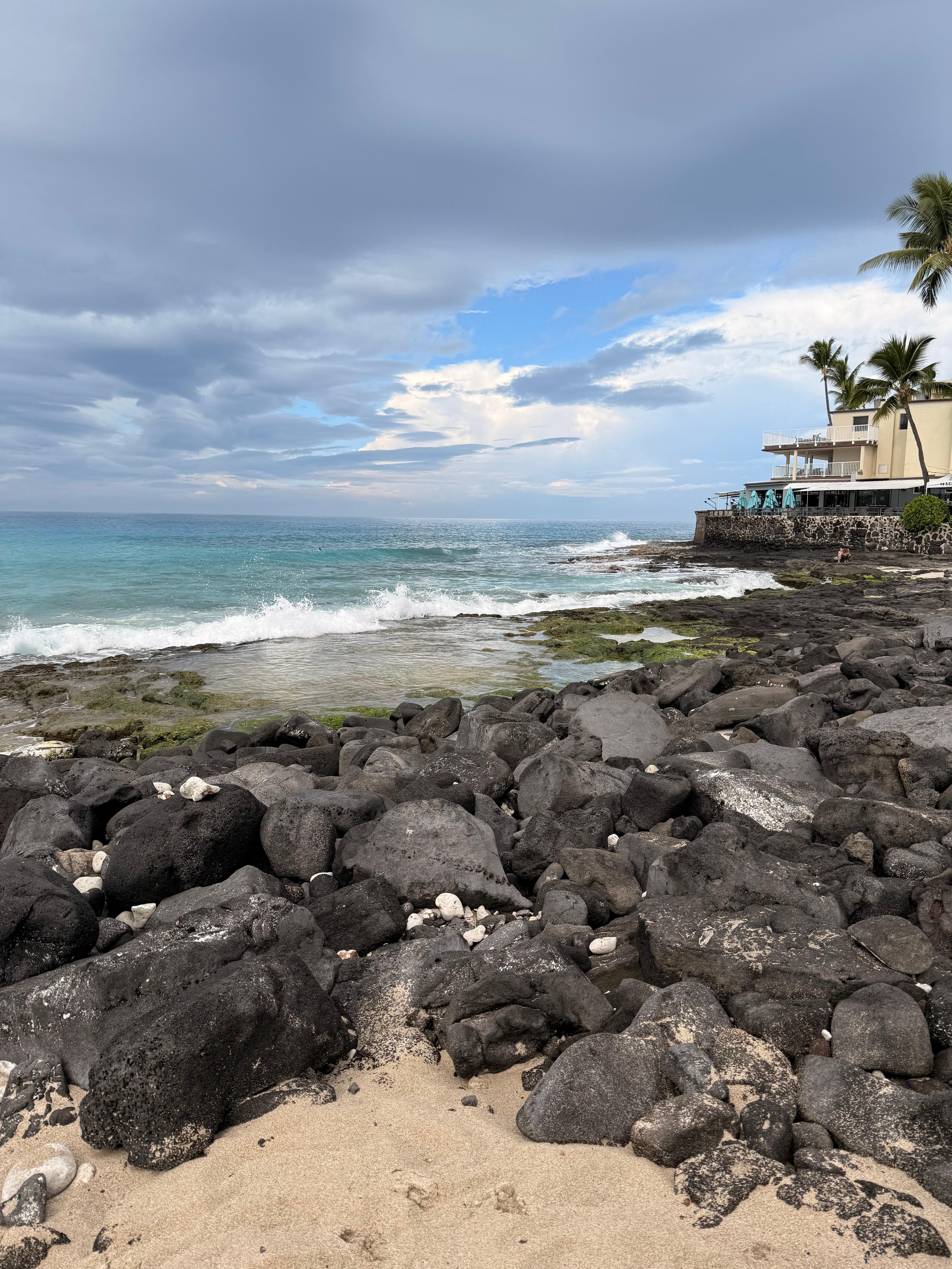 Rocky side of Magic Sands