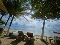 El club de playa es el más bonito de Mahahual, lástima que la playa tmb era la que más sargazo tenía.