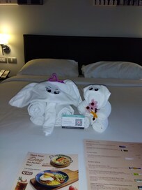 部屋の清掃後に写真のような可愛い人形がタオルで作って置いてくれていた。