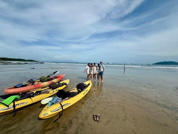 Kayak tour of Captain Island