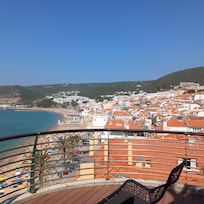 Belíssima vista, a partir do piso da piscina panorâmica.