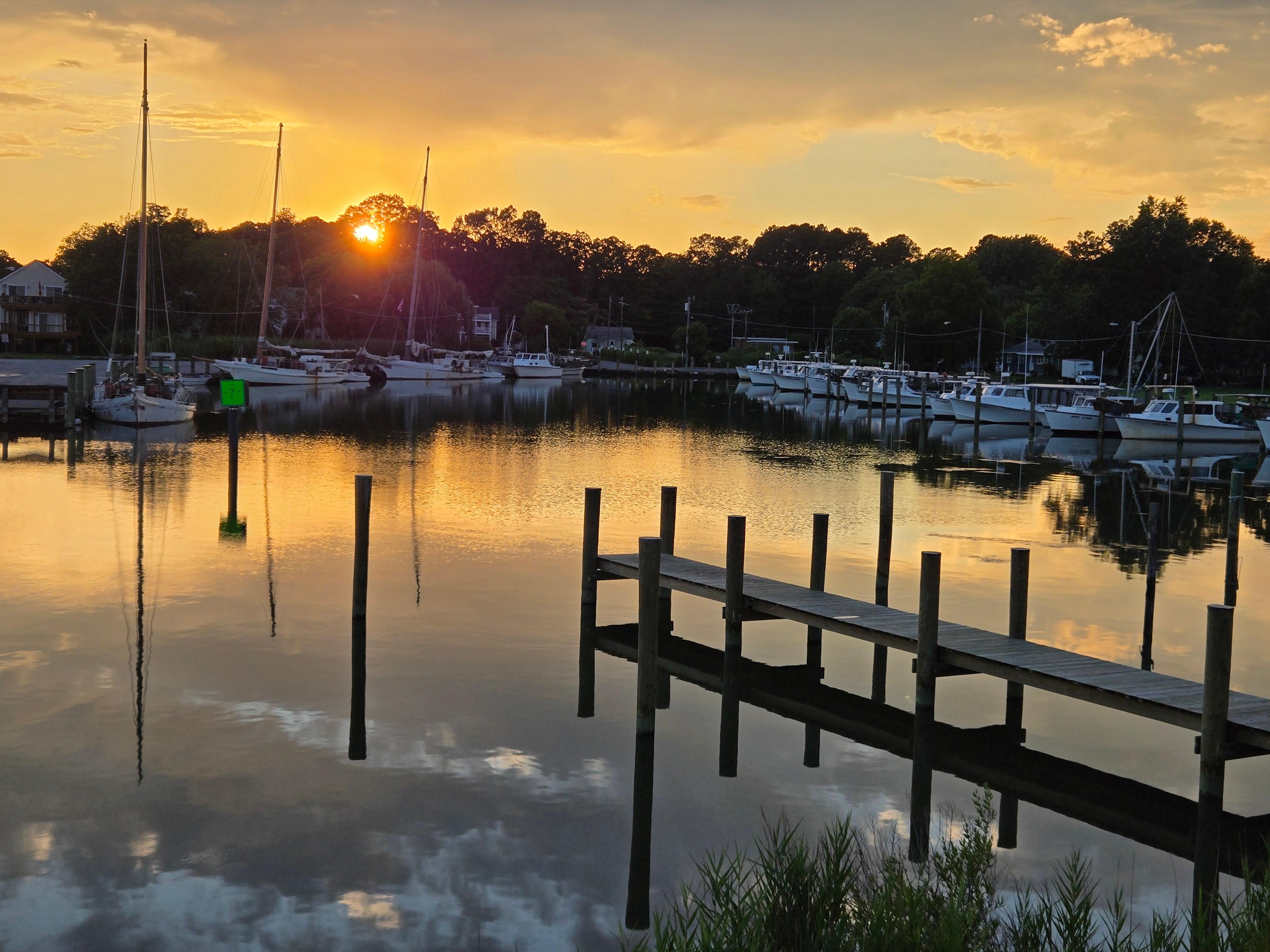 House has a great dock and easy entry for the kayaks as well as our friend's catamaran.  Bigger public boat launch a short walk.