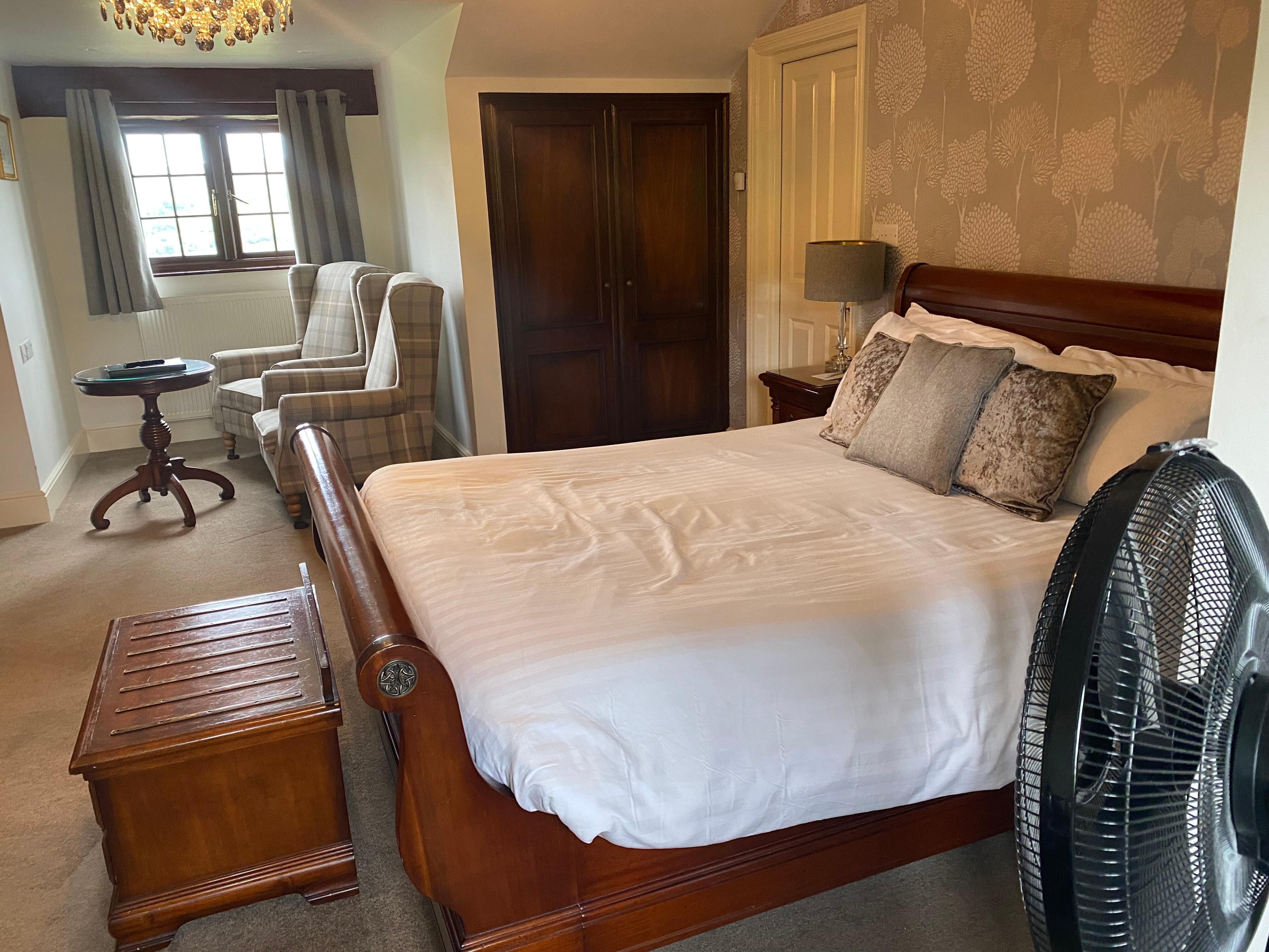 Stilige, klassiske møbler.