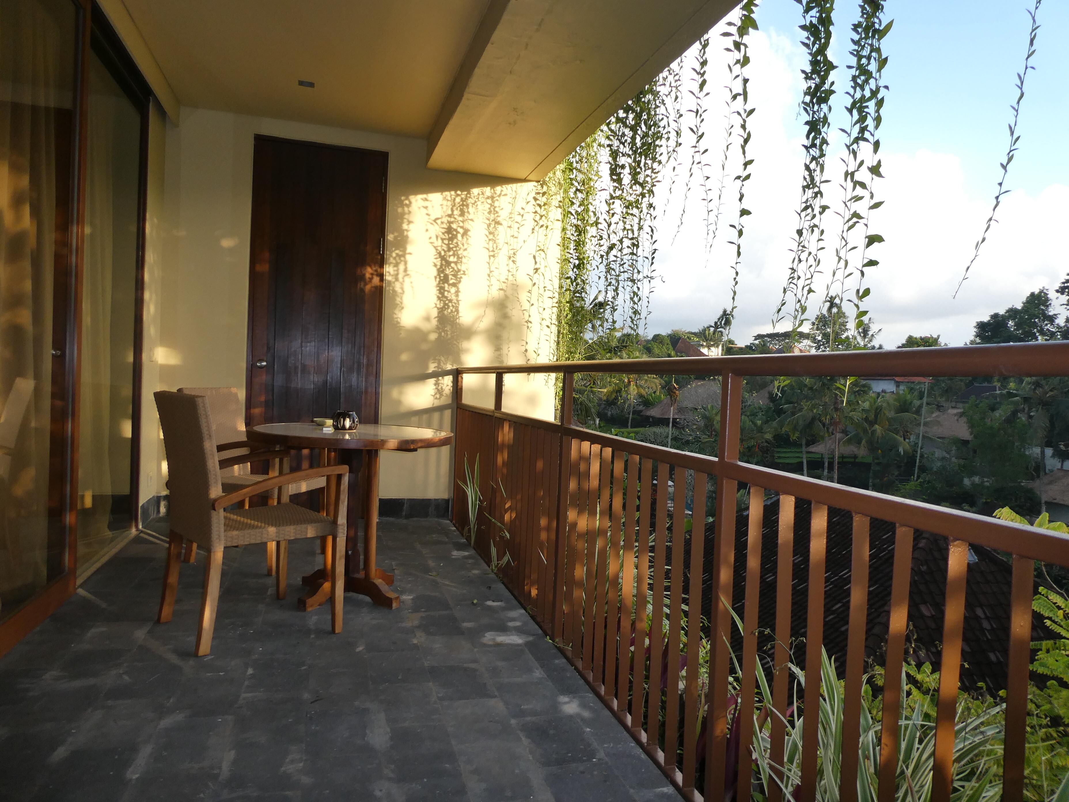 Big balconies.