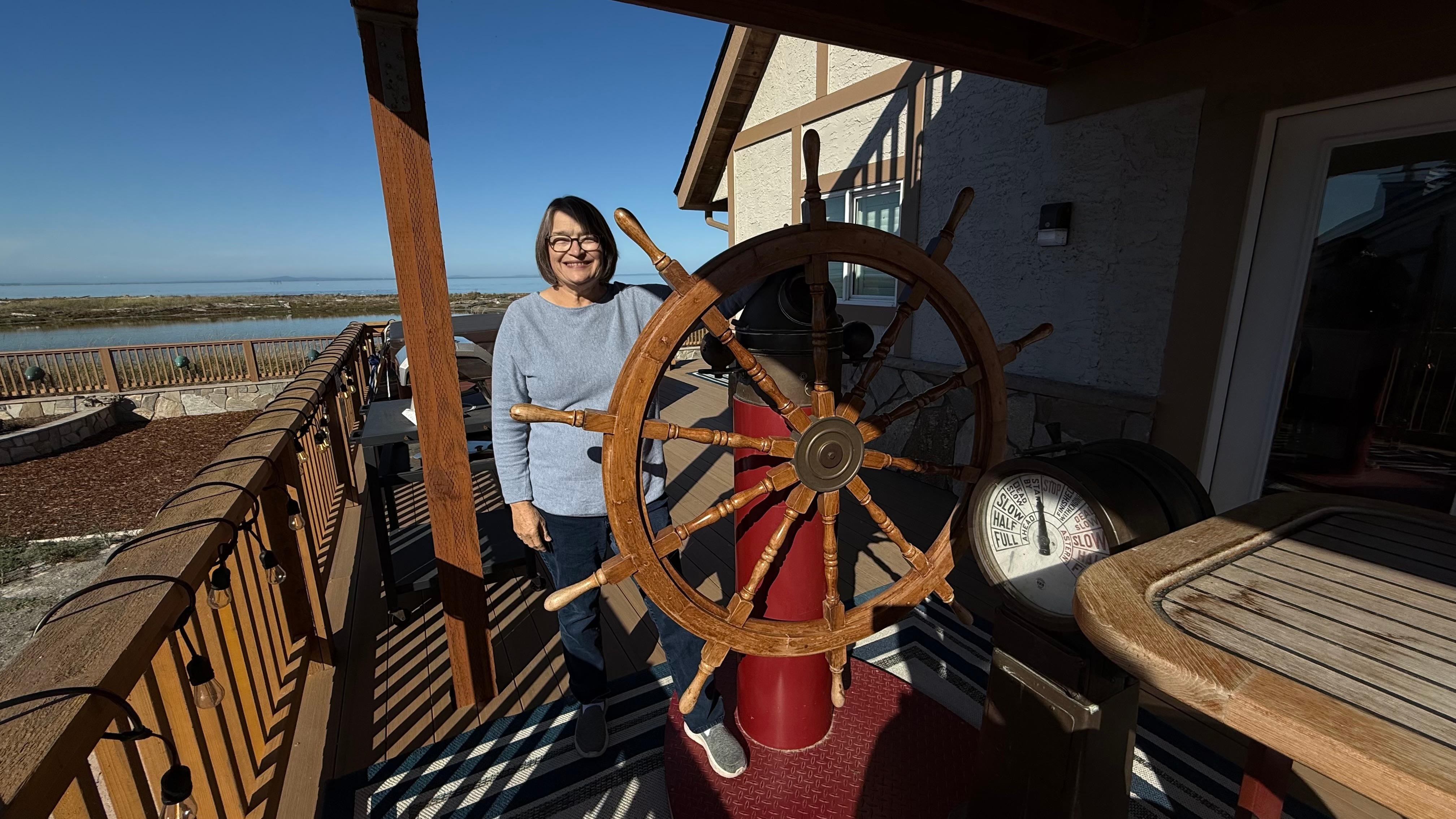How many homes have a shops wheel? 