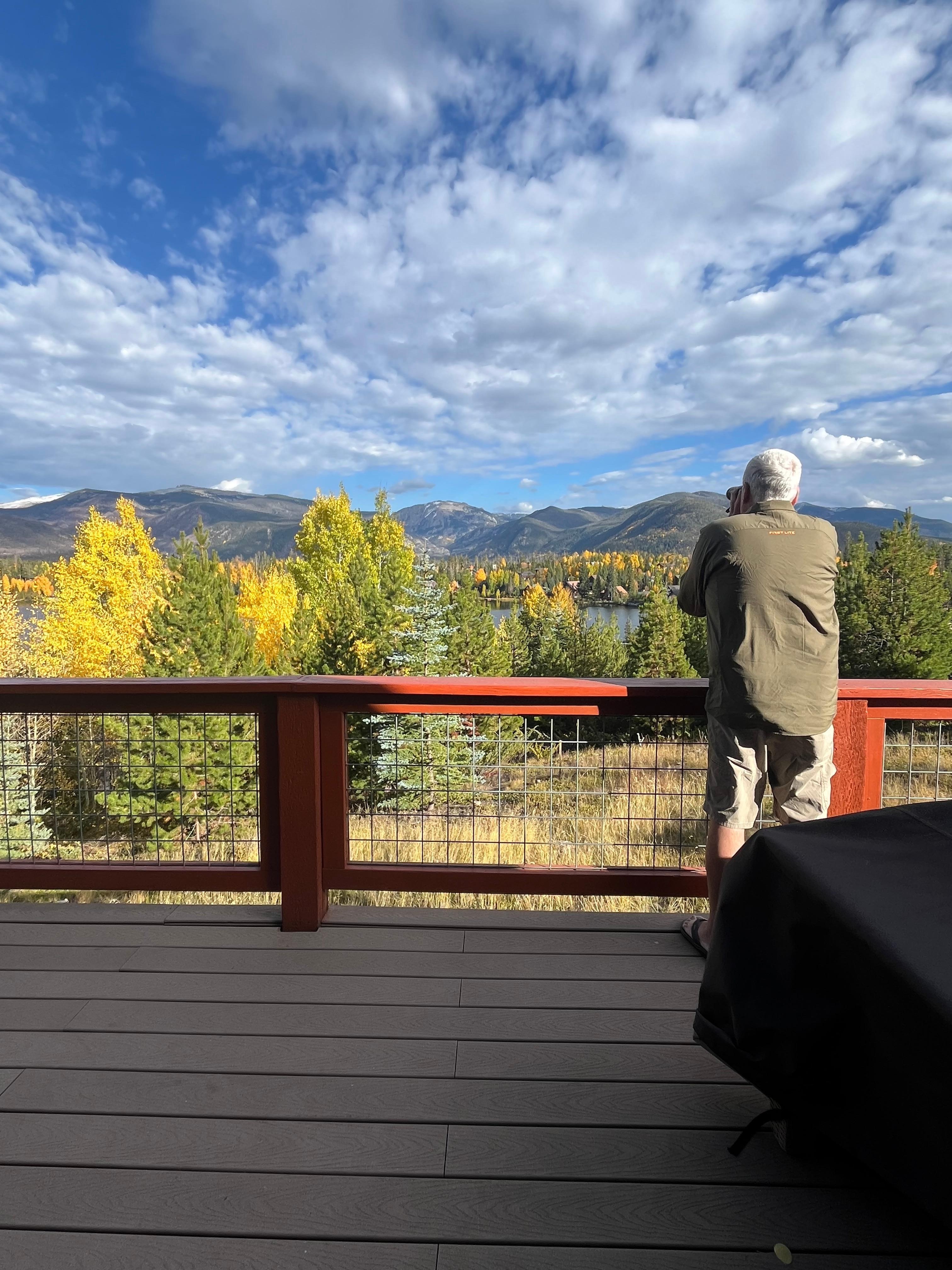 My husband loved the deck and viewing the beautiful lake just below
