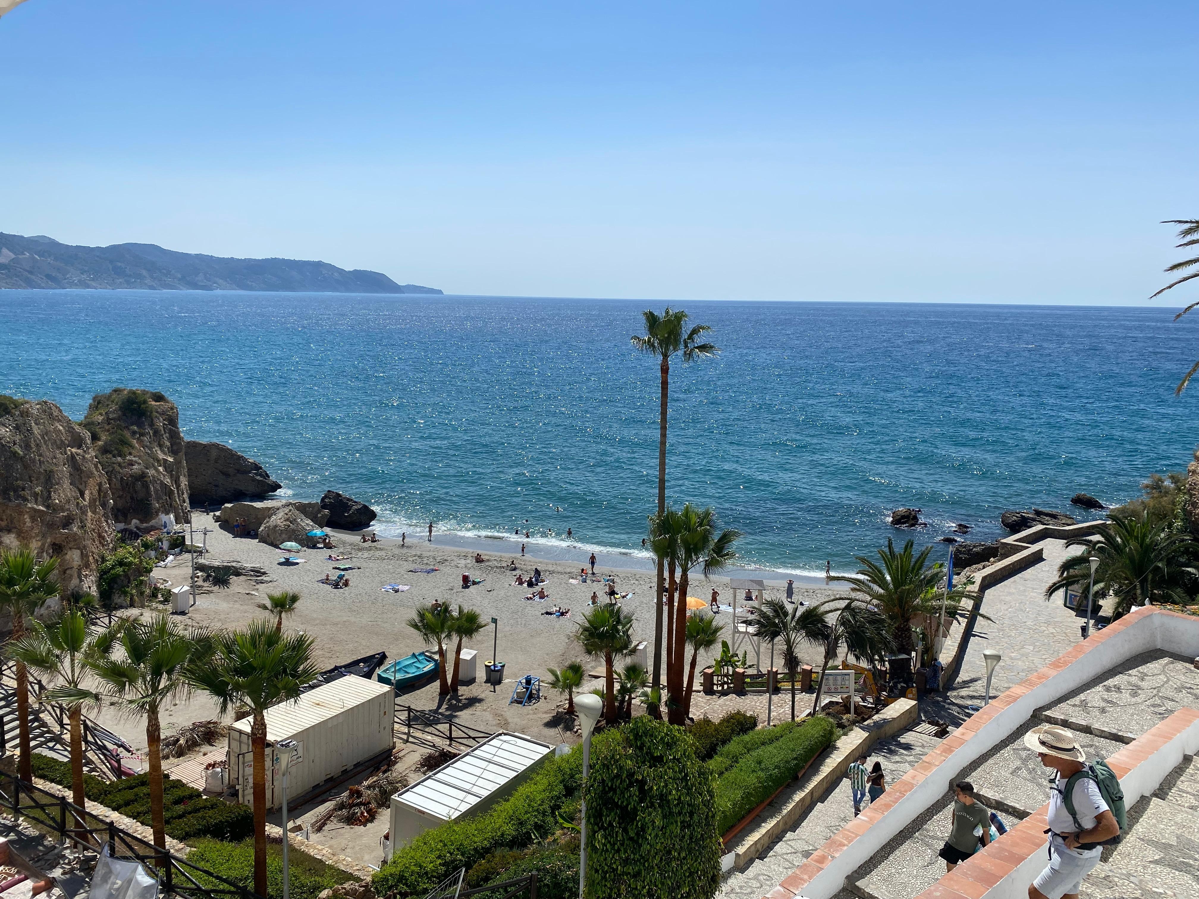 Calahonda Beach 2 mins away