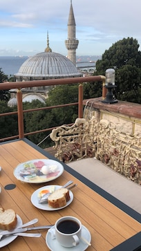 Завтрак на террасе