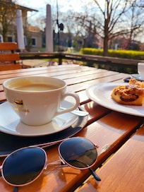 Der Gasthof hat eine wunderschöne Terrasse/ Biergarten.