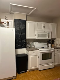 Well equipped kitchen, has everything you will ever need…