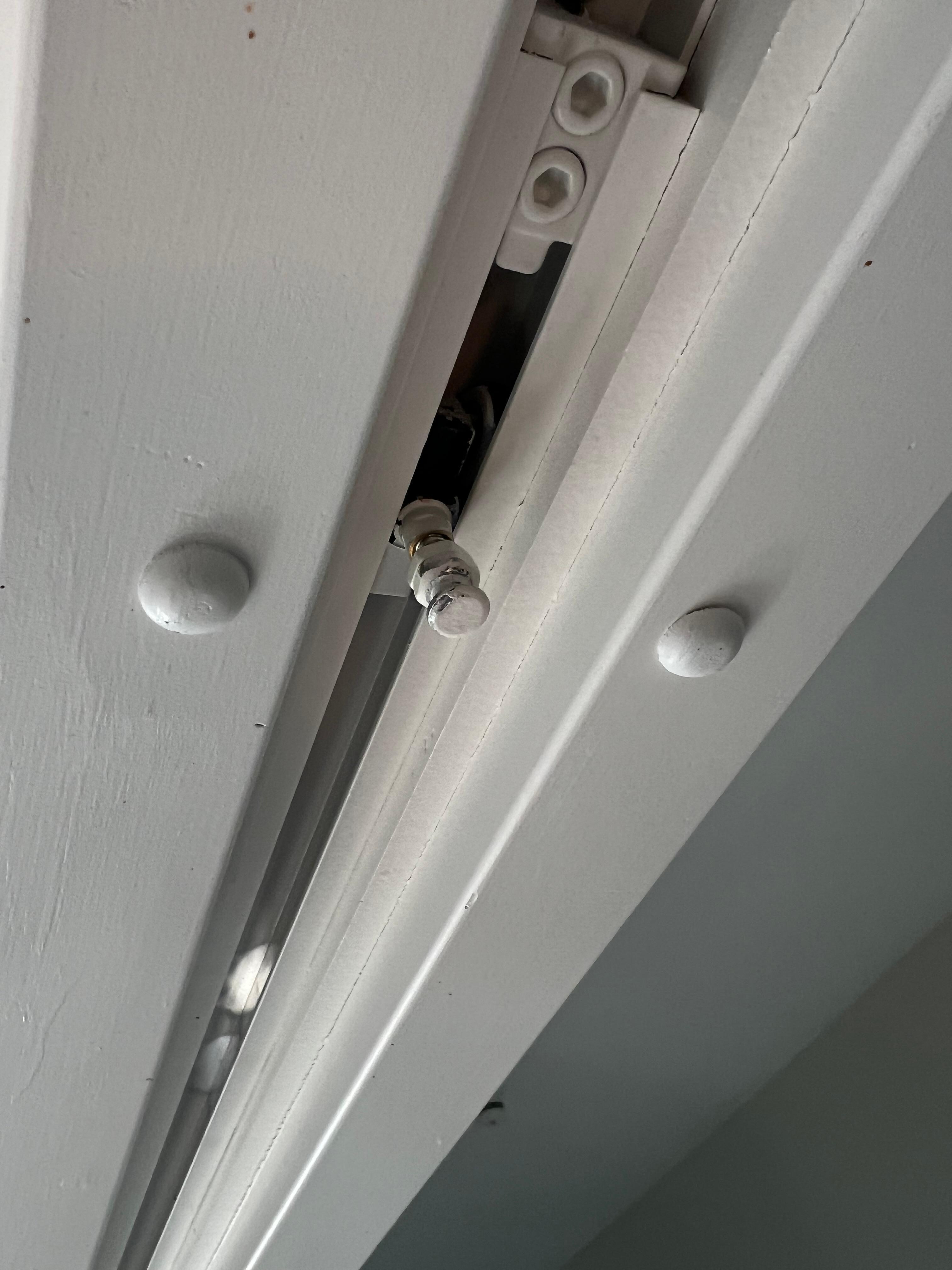 When we got to the house, we noticed that the cavity door rail was broken. We couldnât closed the doors and make the lounge dining room kitchen airtight and draught free.