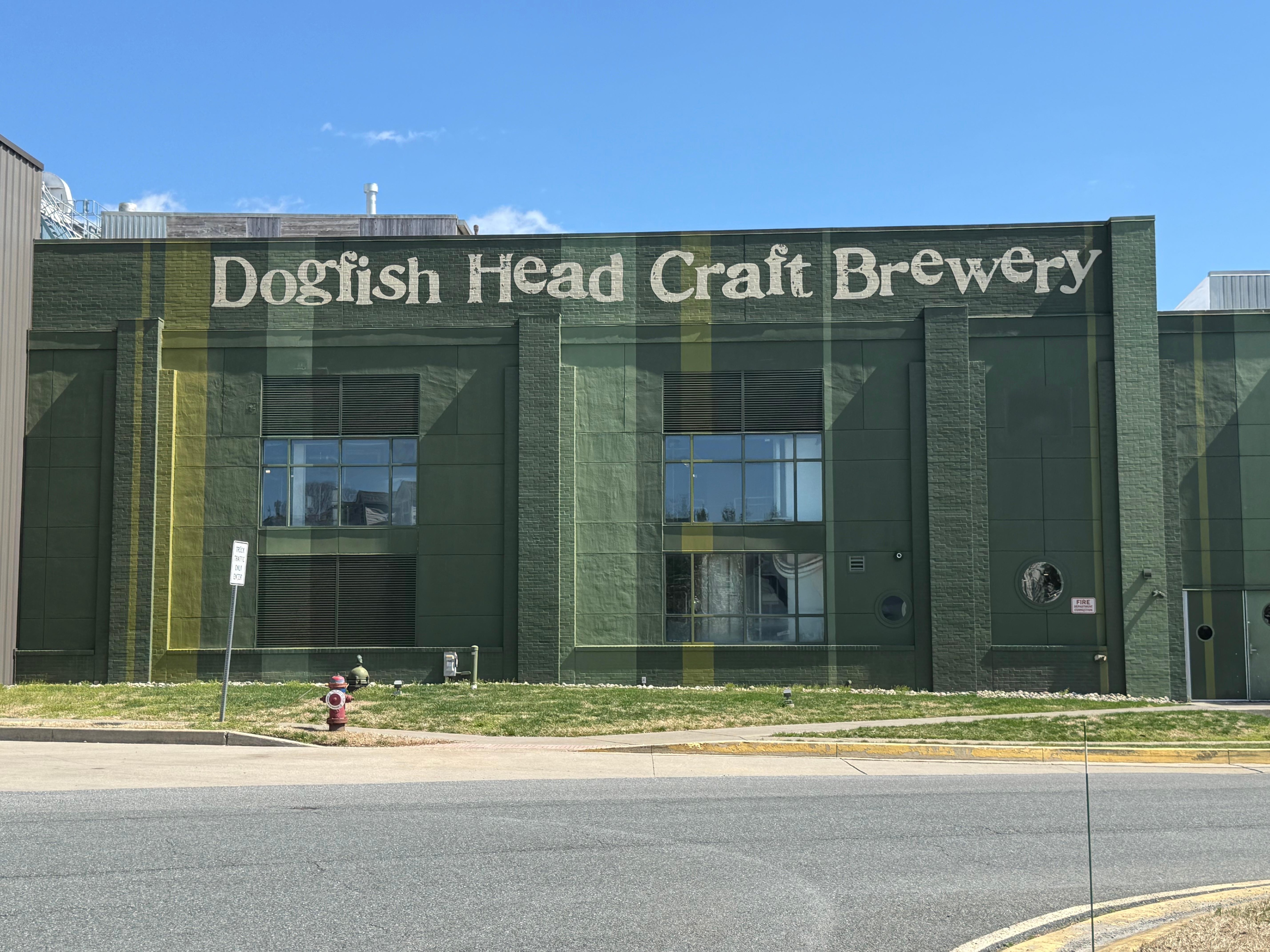 Dogfish Head. Brewery….super. Lose. Dog-friendky. 