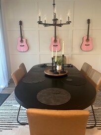 Dolly Pardon dining roo