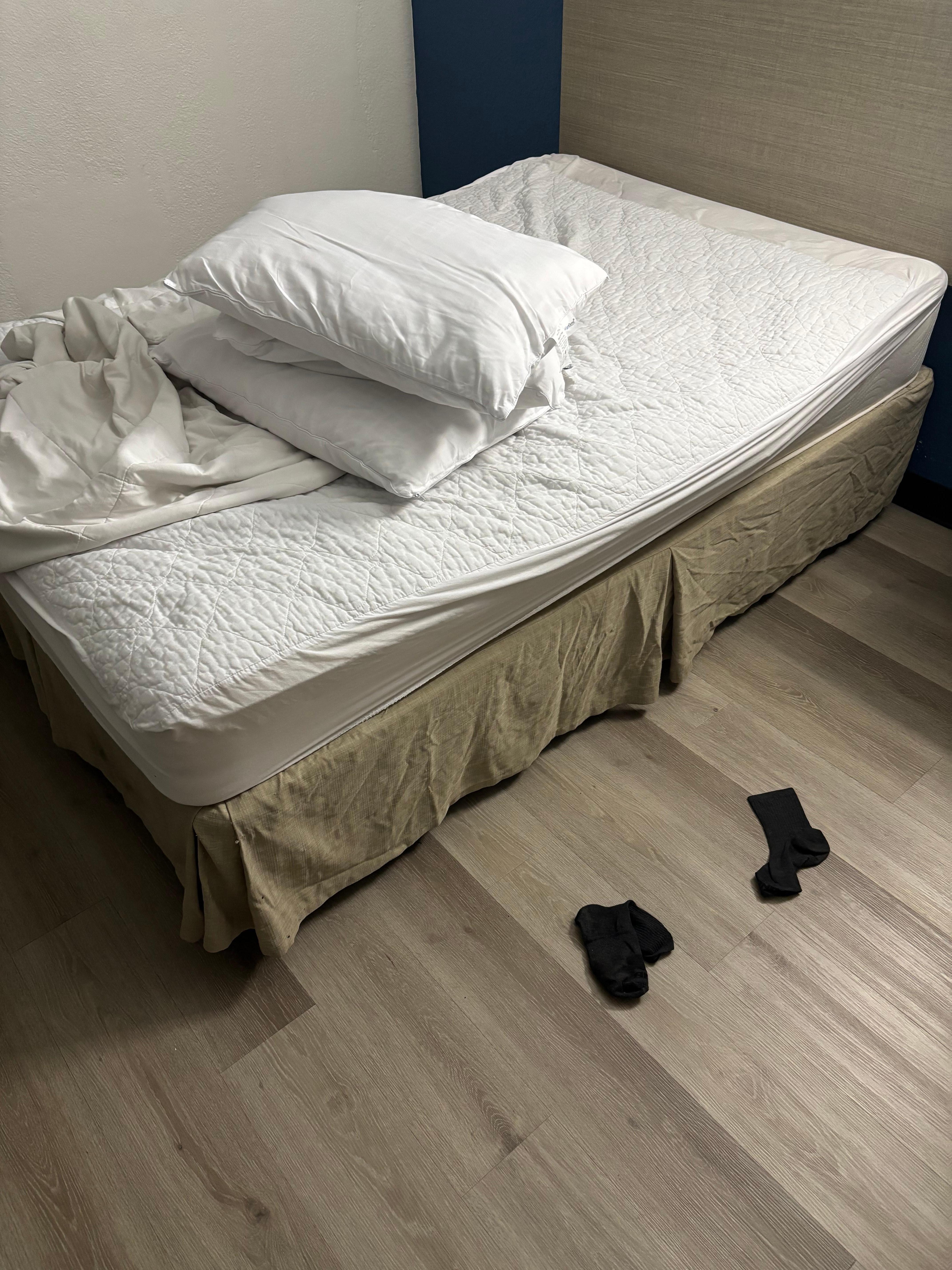 This is exactly how I found the room as soon as I first walked in.