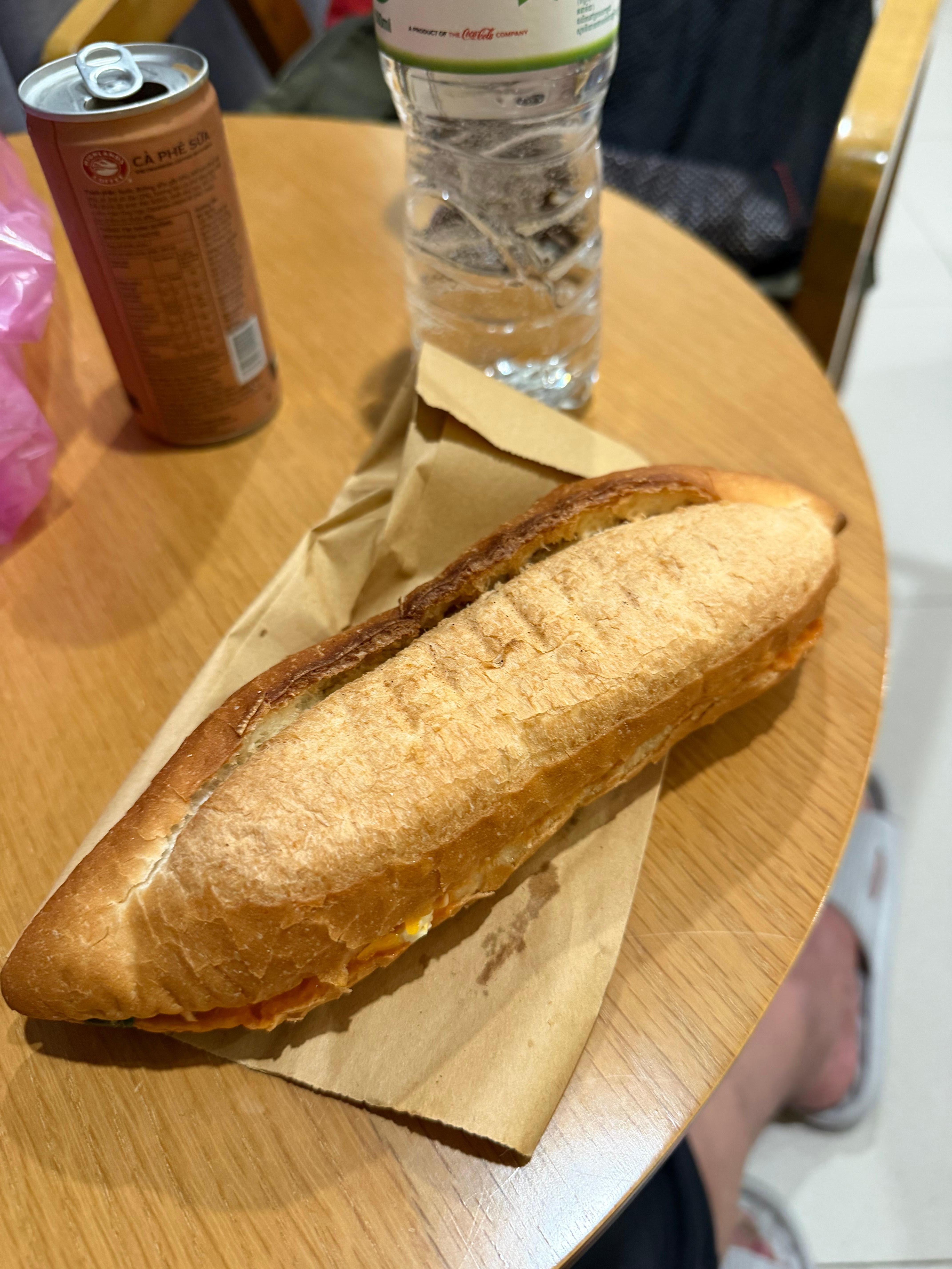 部屋は広く、ベッドもキングサイズで良かったです。