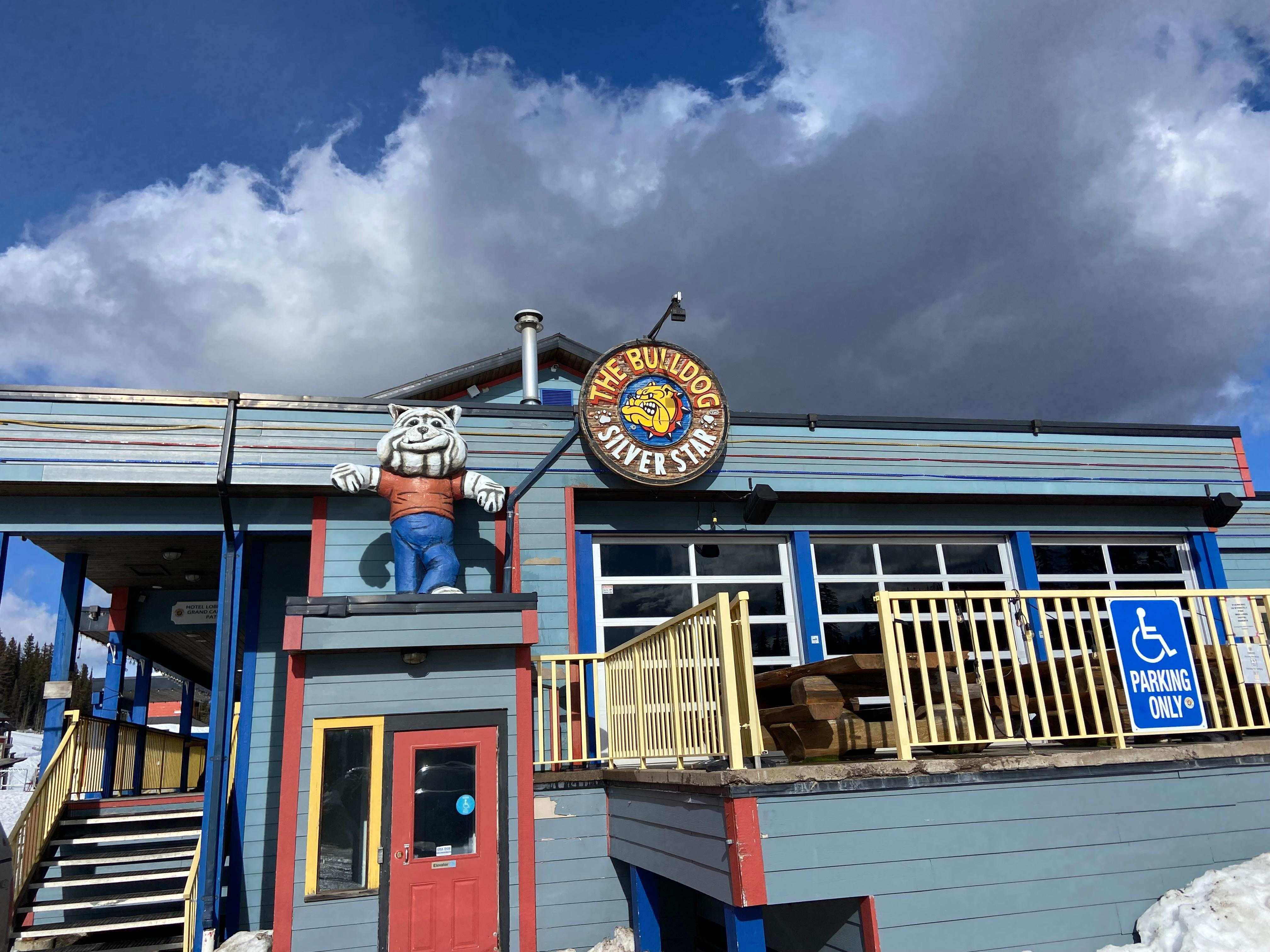 Great outdoor patio and wonderful food!