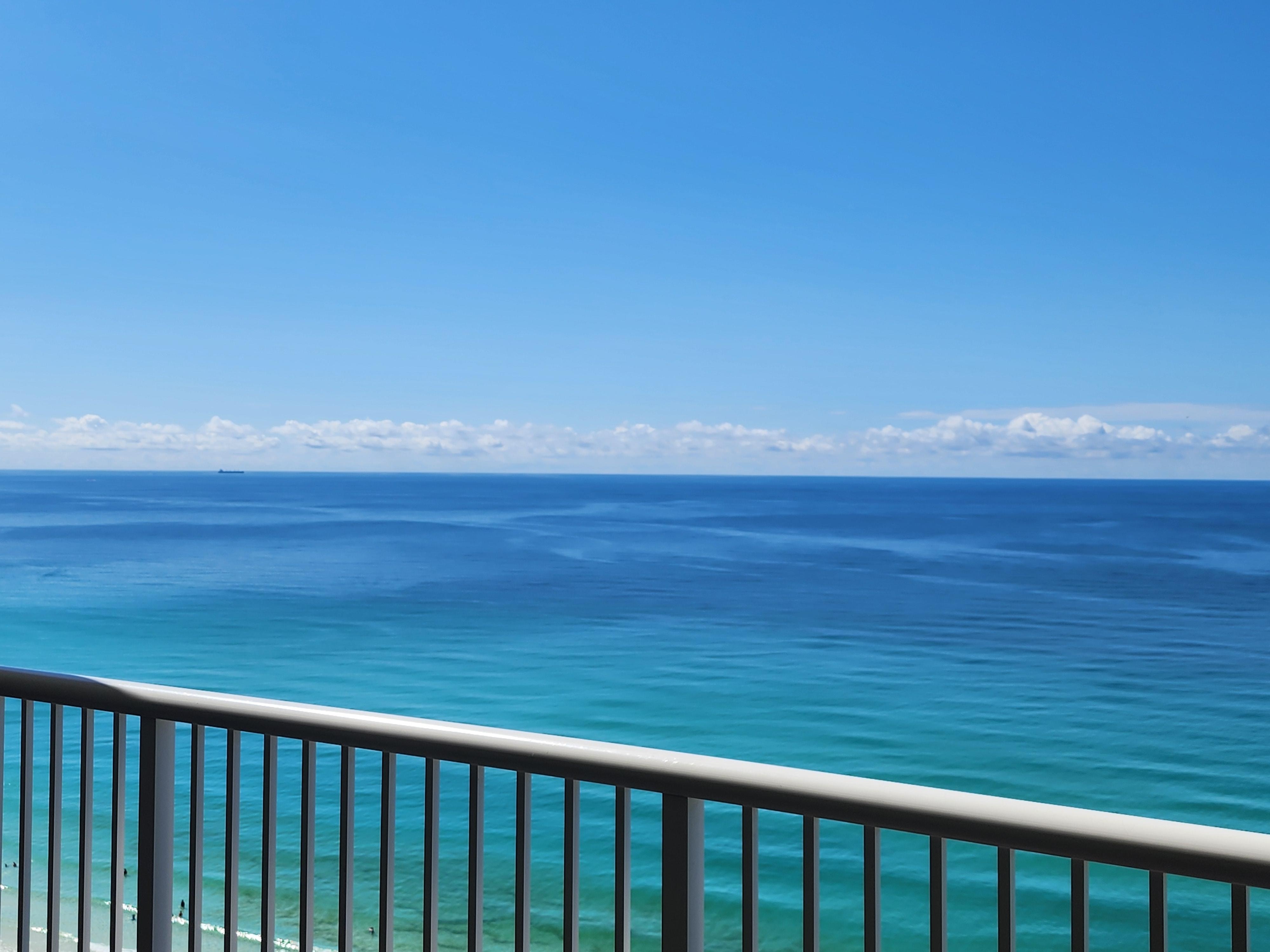 Ocean view from our balcony was just as the name of the condo (majestic)