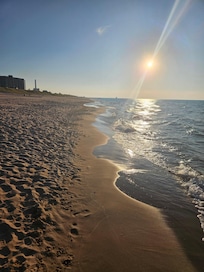 Sheridan Beach a short walk away.
