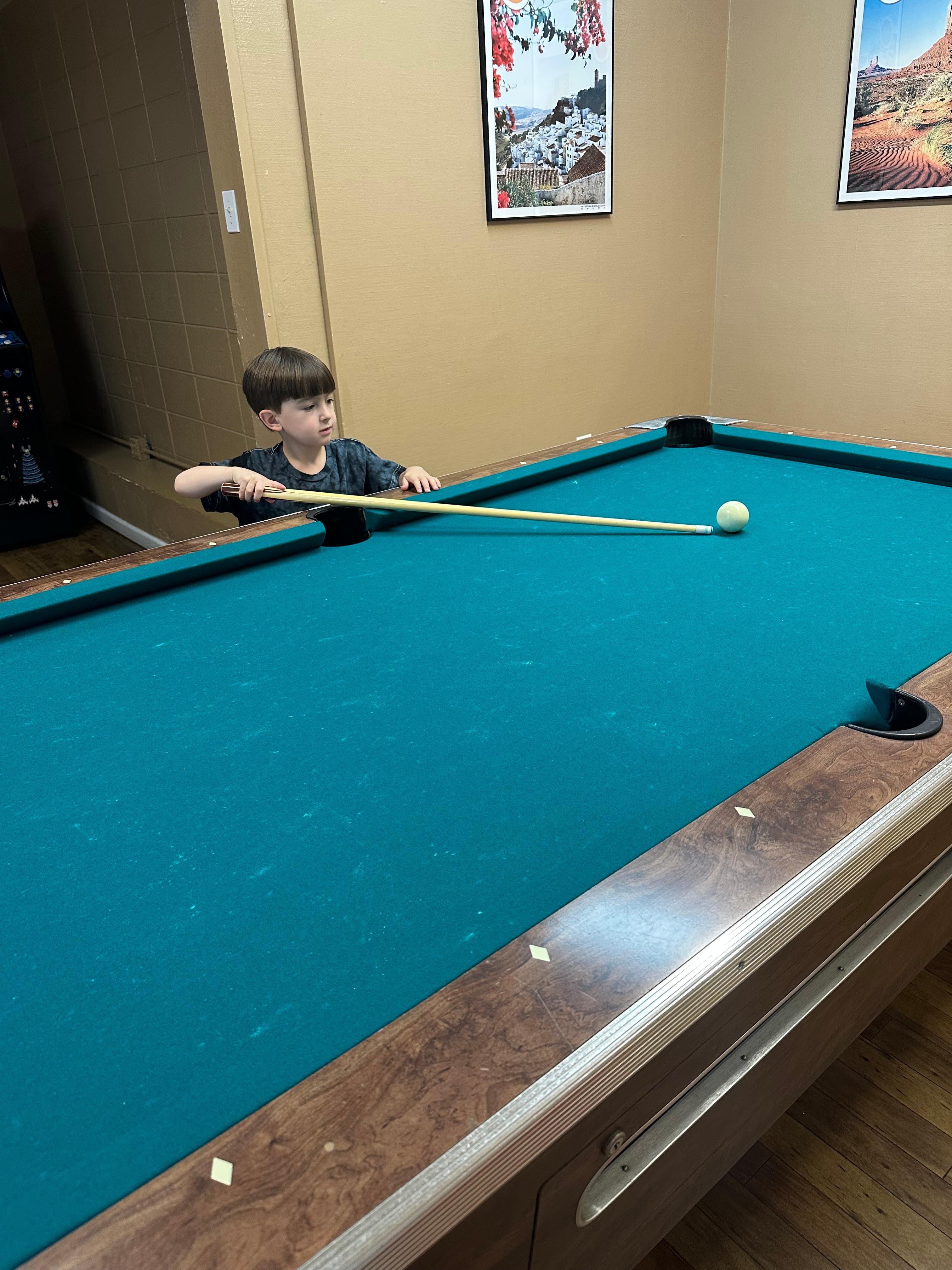 Pool table 