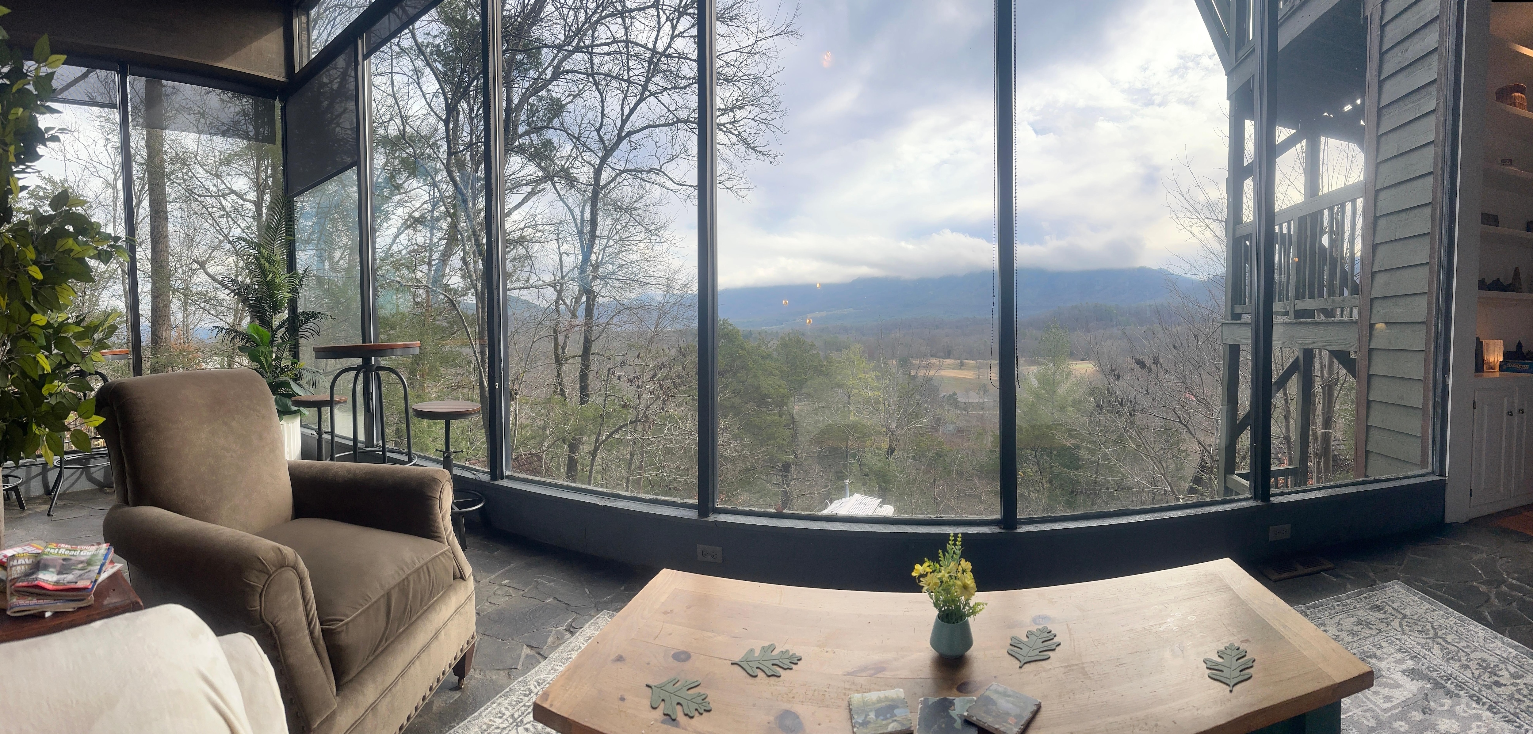 Gorgeous views and plenty of cozy sitting areas!