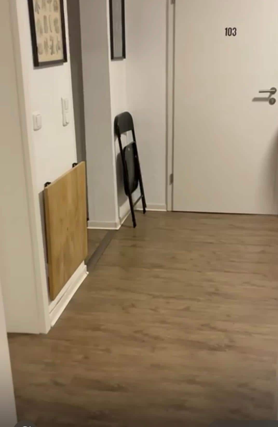 Hier zou je met acht personen aan moeten eten….